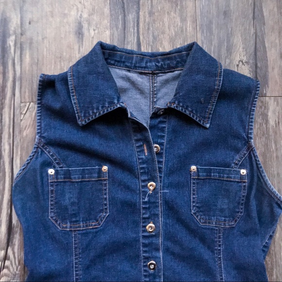 Woman’s Denim Button Up Dress - Picture 2 of 4